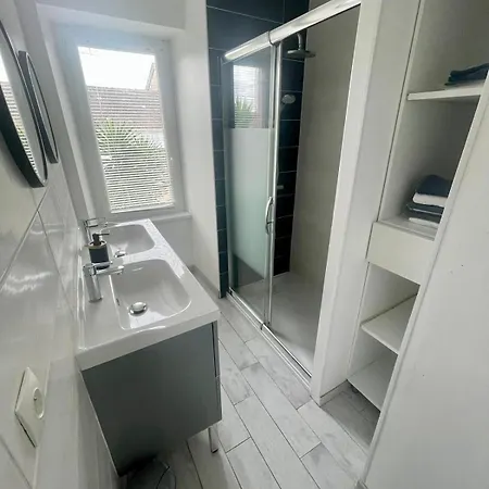 Maison De 5 Voyageurs *